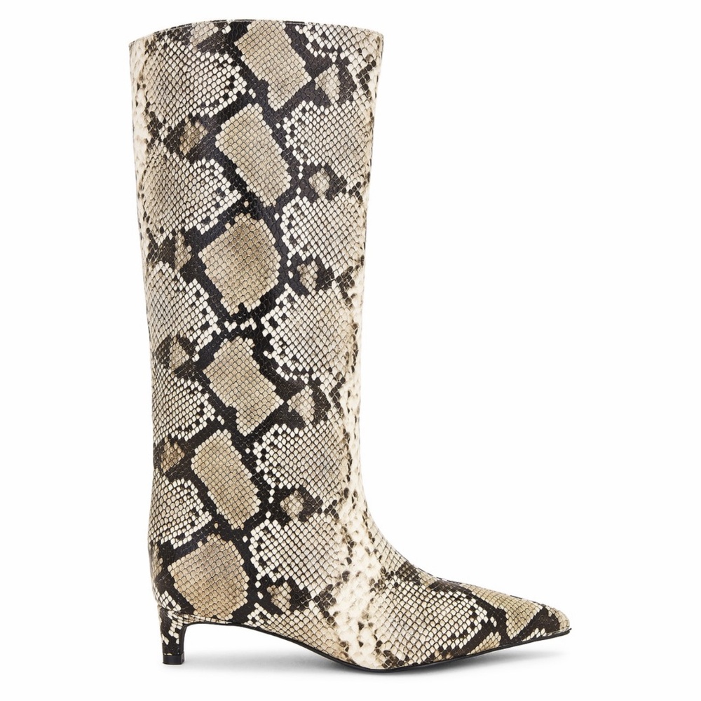 Chic Snakeskin Patterned Heeled Boots